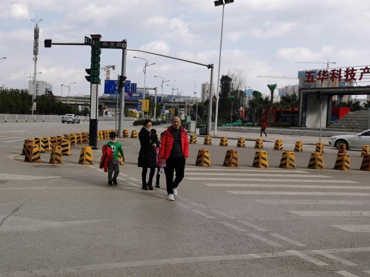 Wuhanda yaşayan Türk oyuncu kentteki son durumu anlattı