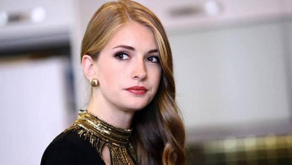 Yasemin Allenin piton sevdası