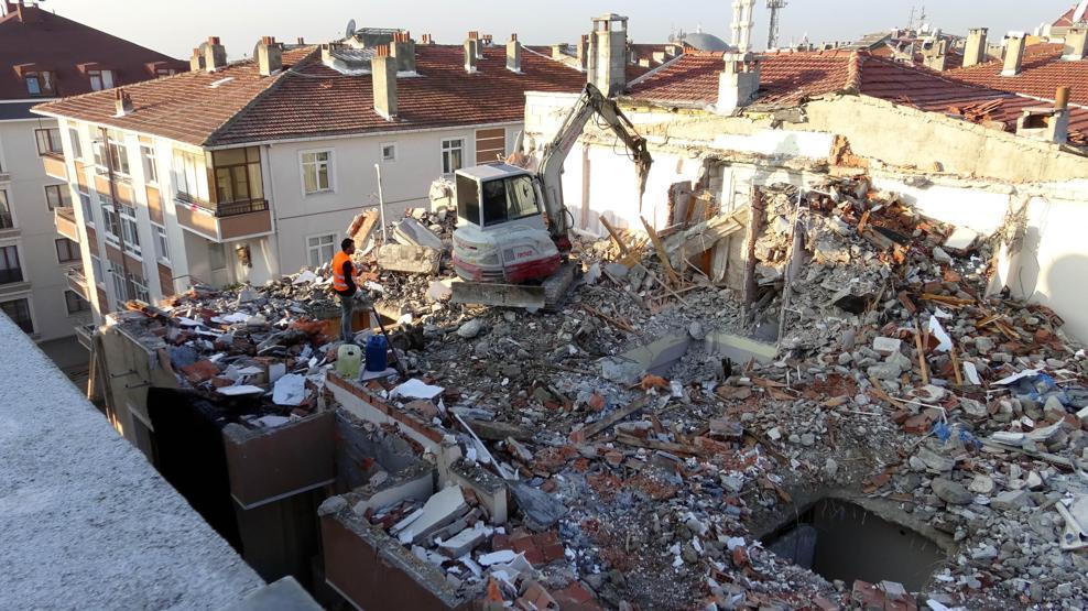 Avcılarda yıkılmayı bekleyen 140 bina var