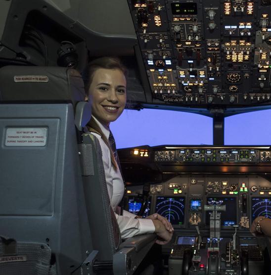 İşte THYnın en genç kadın kaptan pilotu