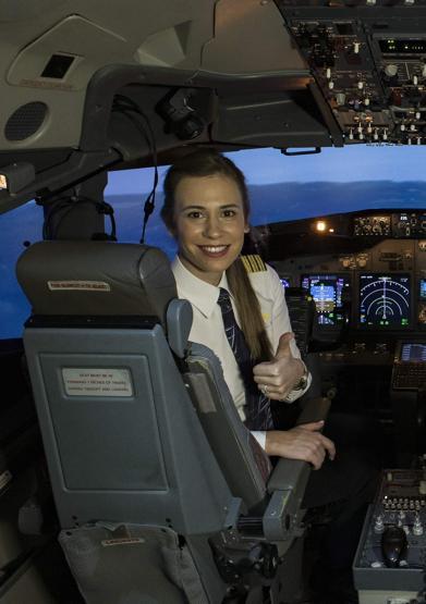 İşte THYnın en genç kadın kaptan pilotu