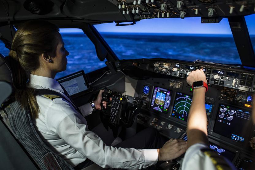 İşte THYnın en genç kadın kaptan pilotu
