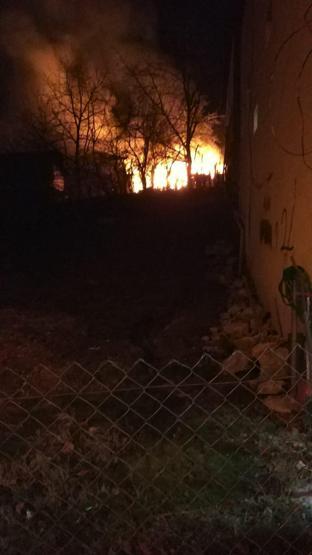 Bahçeye dökülen soba külleri evi yaktı
