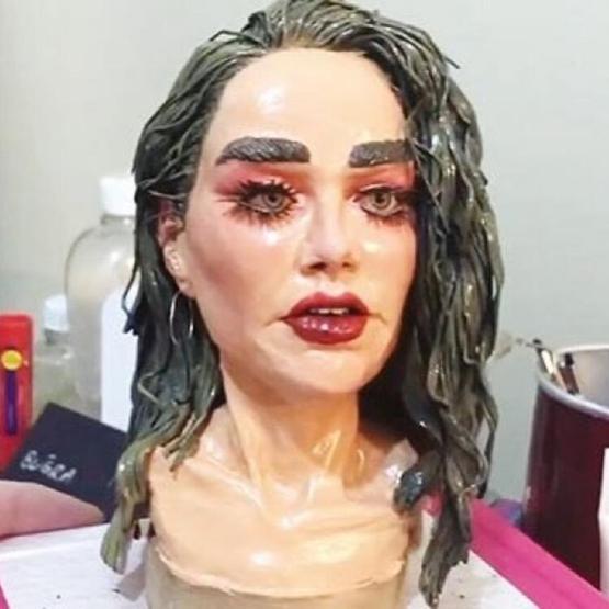 Bensu Soral beğendi ama...Heykeltıraşı pişman ettiler