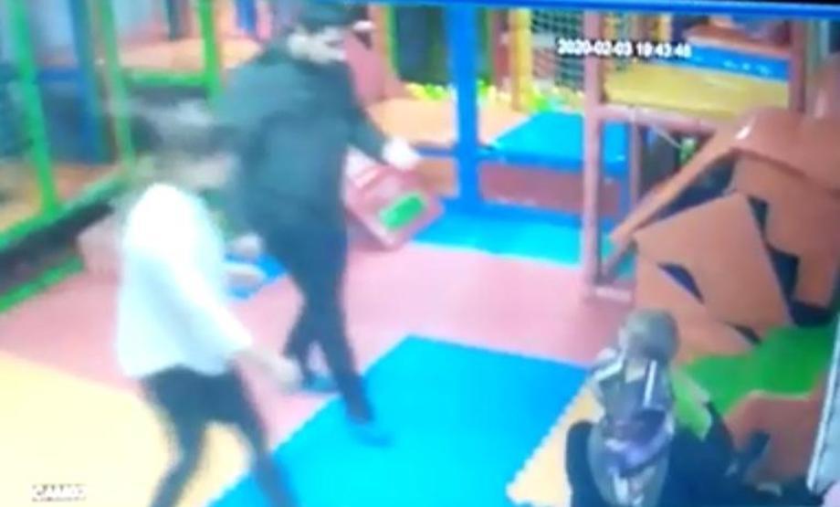 Öğretmen 2 yaşındaki çocuğu kreşte tokatladı