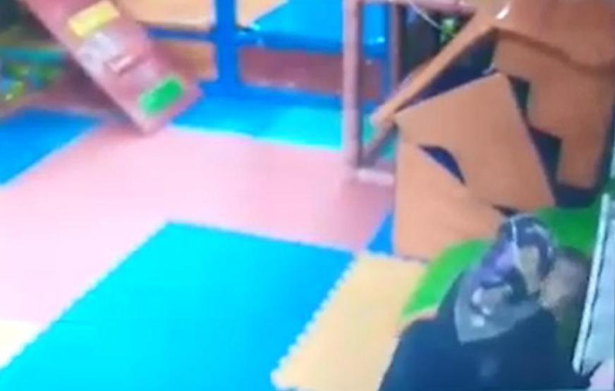 Öğretmen 2 yaşındaki çocuğu kreşte tokatladı