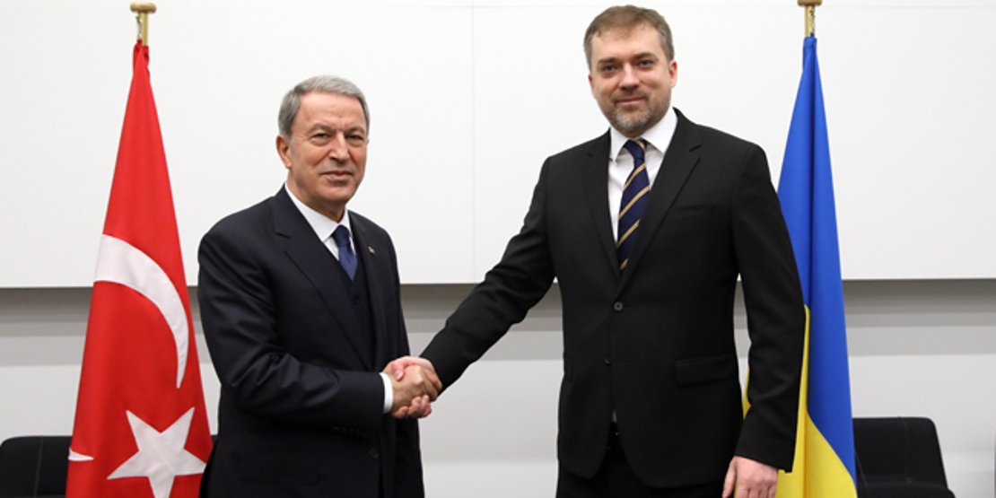 NATO Karargahında baş döndüren diplomasi