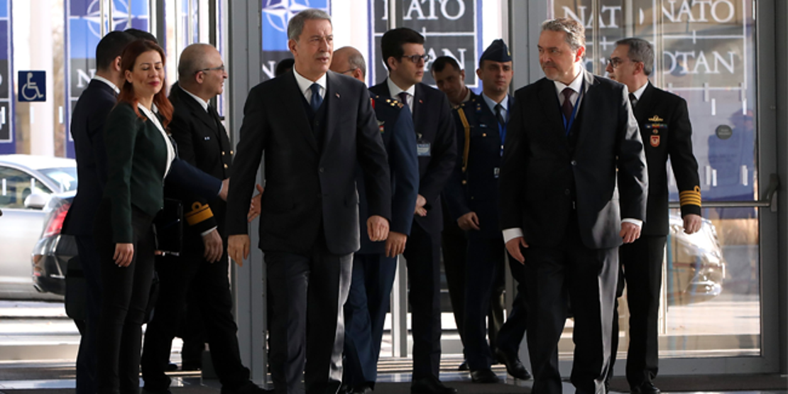 NATO Karargahında baş döndüren diplomasi