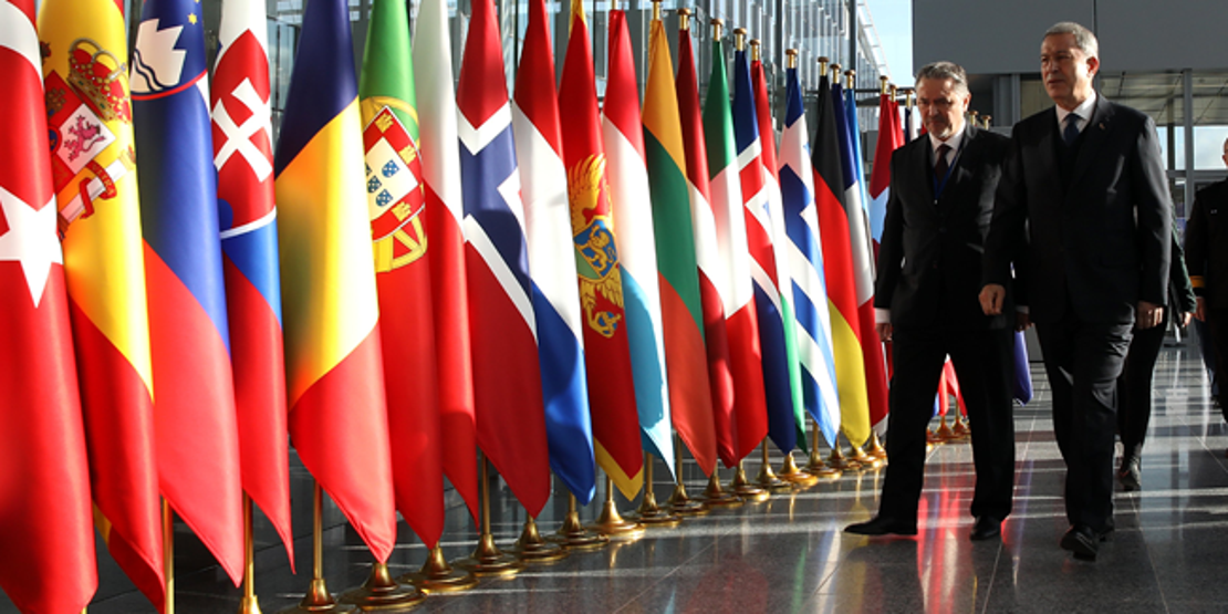 NATO Karargahında baş döndüren diplomasi