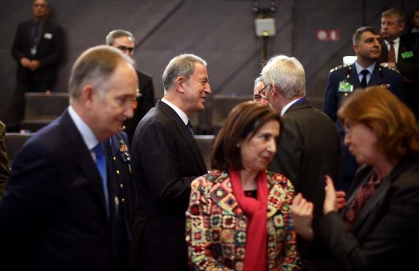 NATO Karargahında baş döndüren diplomasi