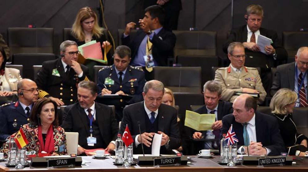 NATO Karargahında baş döndüren diplomasi