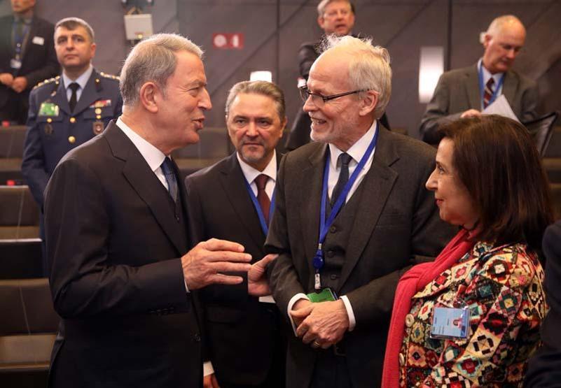 NATO Karargahında baş döndüren diplomasi