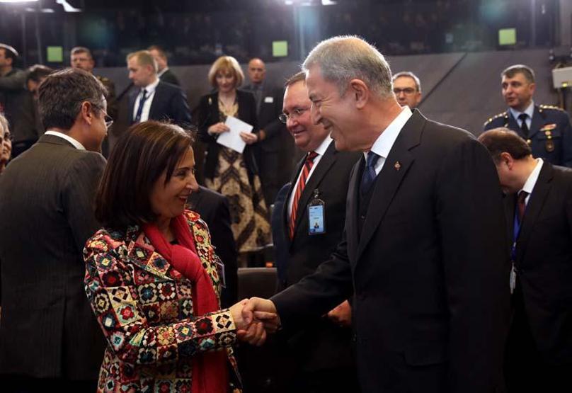 NATO Karargahında baş döndüren diplomasi