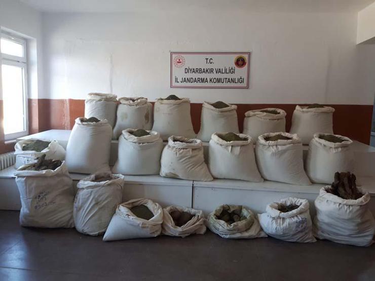 Kapan-6 Zoride 10 sığınak imha edildi, 830 kilo esrar ele geçirildi
