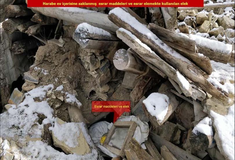 Kapan-6 Zoride 10 sığınak imha edildi, 830 kilo esrar ele geçirildi