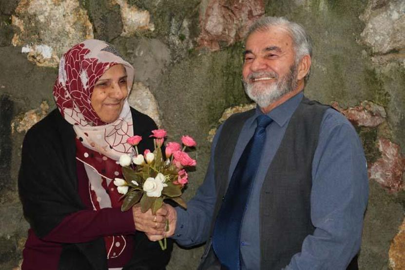 Huzurevinde ikinci baharlarını yaşıyorlar