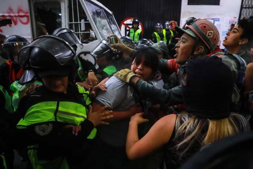 Meksikayı ayağa kaldıran vahşet: Halk böyle protesto etti