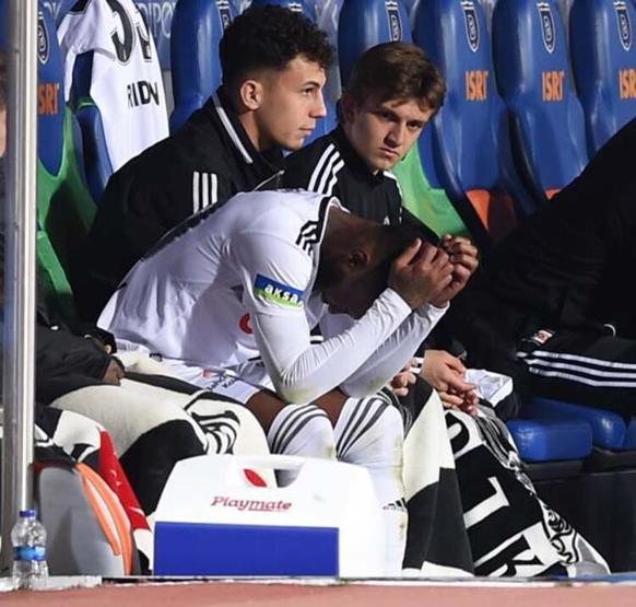 Başakşehir yenilgisi sonrası Beşiktaşta Burak krizi