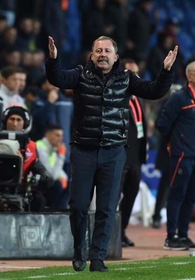 Başakşehir yenilgisi sonrası Beşiktaşta Burak krizi