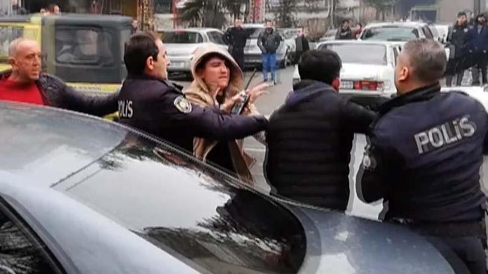 Kadın müşteri çay bahçesinde ortalığı birbirine kattı