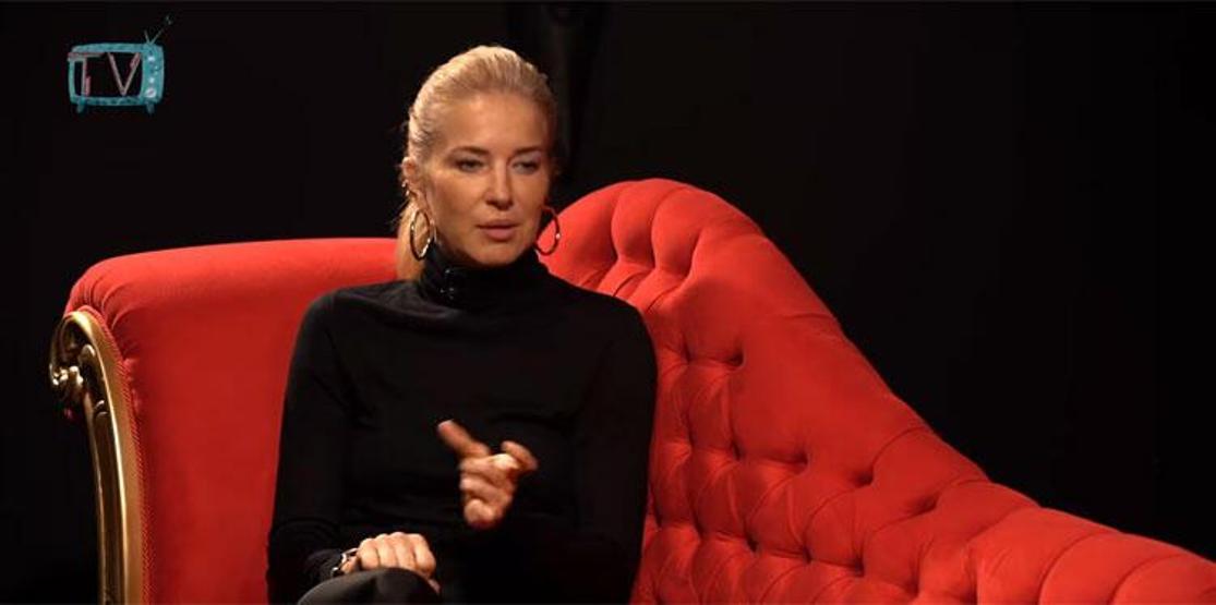 Burcu Esmersoy: Babam tuvalette hortumla dövüyordu