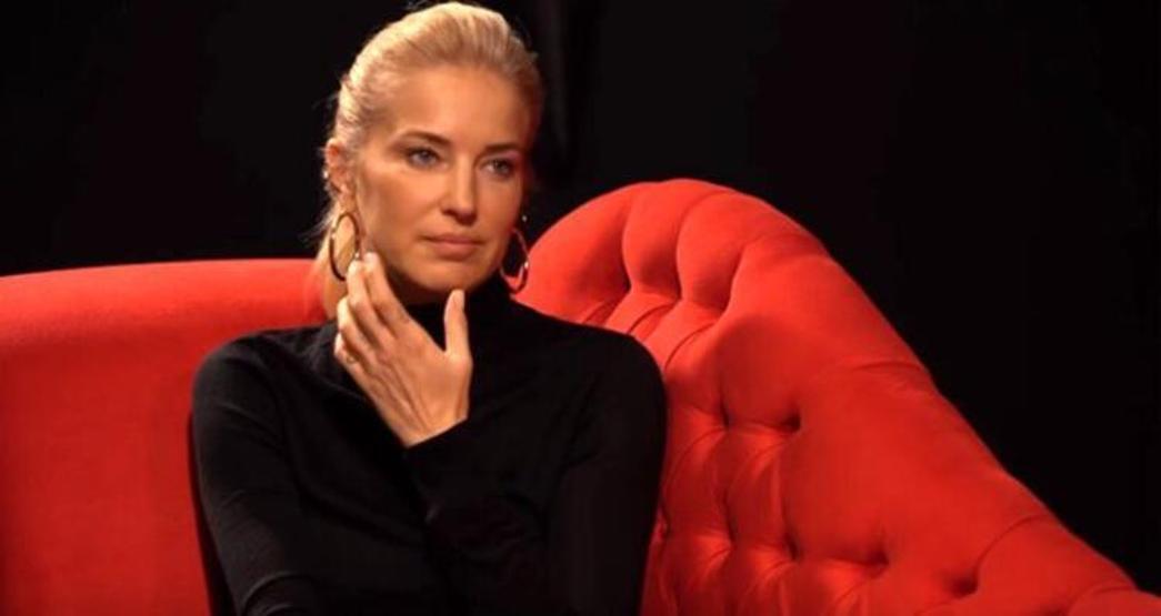 Burcu Esmersoy: Babam tuvalette hortumla dövüyordu