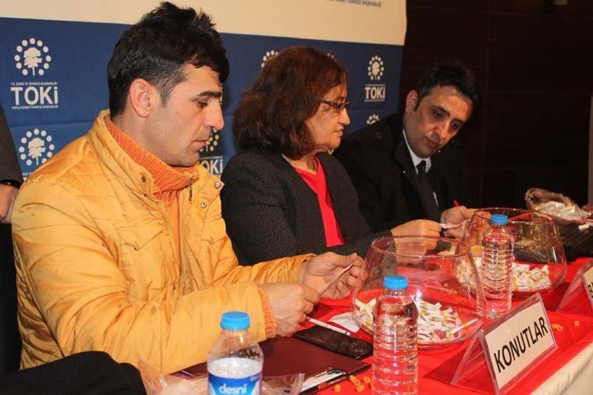 129 depremzede aile ev sahibi oldu
