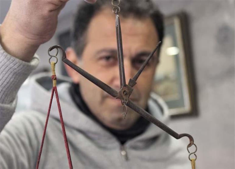 160 yıllık antika teraziye müşteri aranıyor