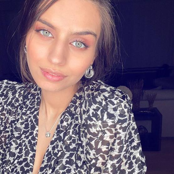 Mesut Özilin eşi Amine Gülşeden müjdeli haber