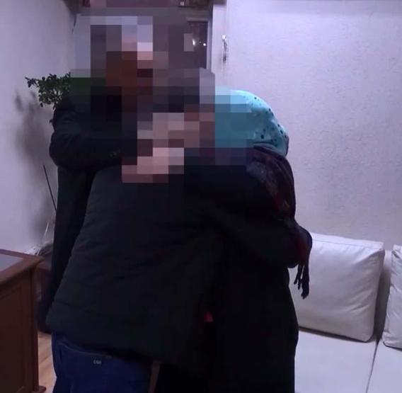Diyarbakır annelerinin eyleminden etkilenerek teslim olan terörist ailesiyle buluştu