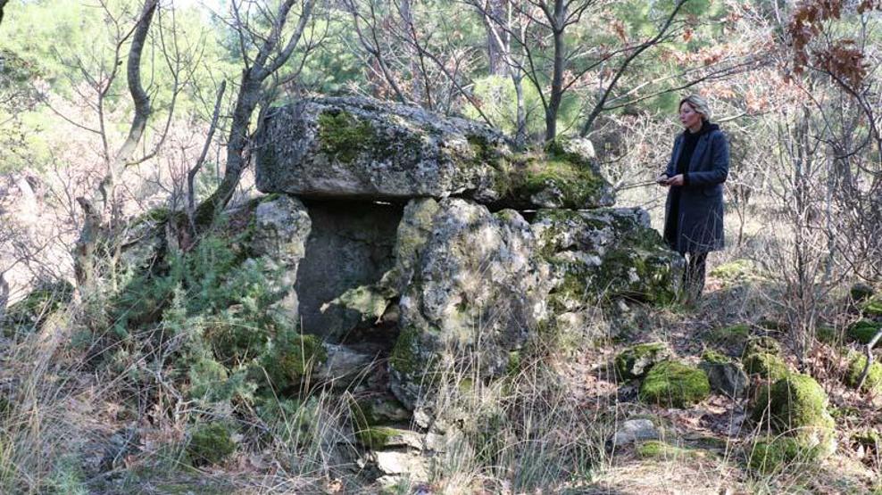 Ormanda 1800 yıllık lahit bulundu