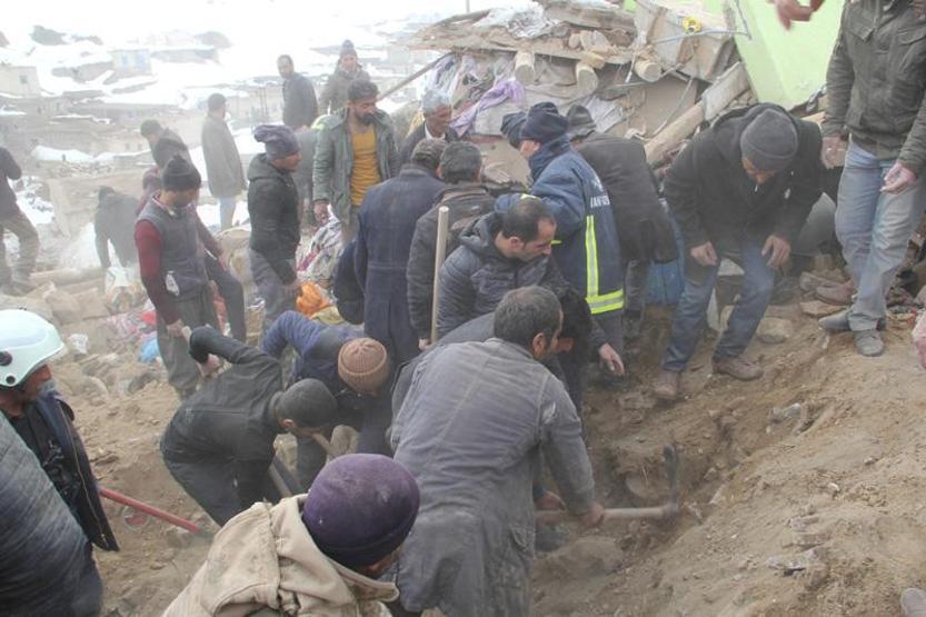 İran sınırında deprem Depremin vurduğu Vandan ilk kareler