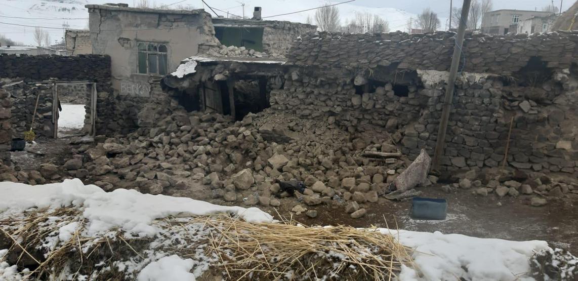 İran sınırında deprem Depremin vurduğu Vandan ilk kareler