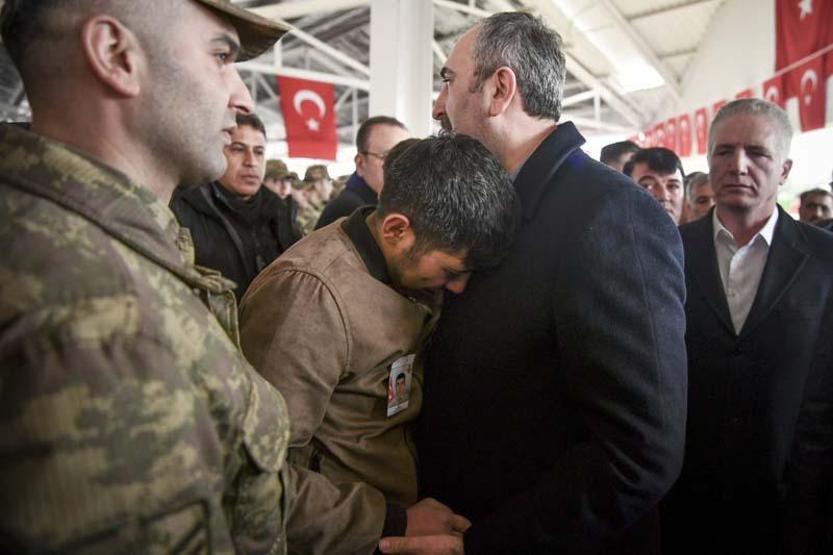 İdlib şehidi Tankçı Sözleşmeli Er Mecit Demir Gaziantepte son yolculuğuna uğurlandı