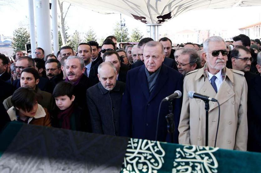 Cumhurbaşkanı Erdoğan, Fatih Camisinde cenaze namazına katıldı