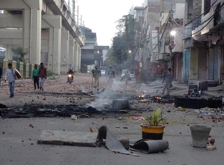 Hindistandaki protestolarda ağır bilanço: 4 günde 20 kişi öldü