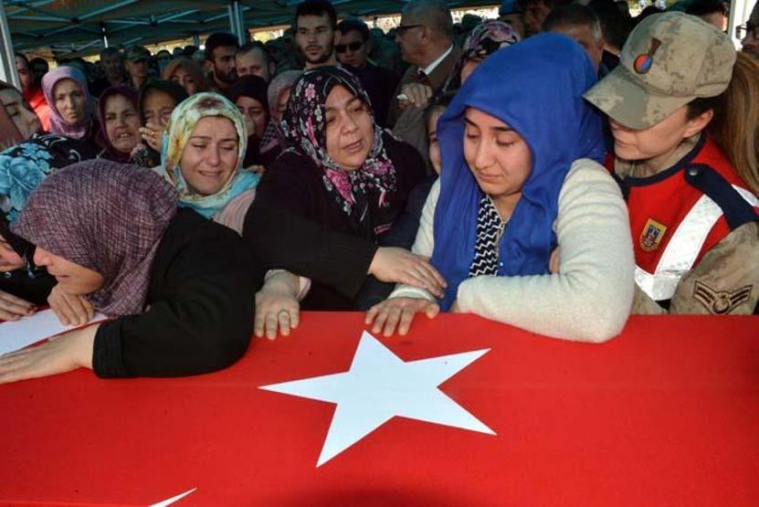 Türkiye şehitlerini uğurluyor
