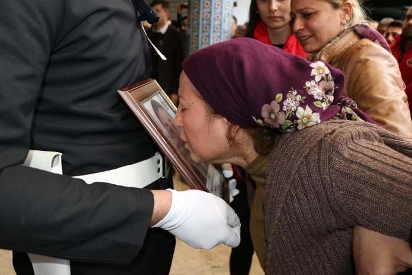 Türkiye şehitlerini uğurluyor