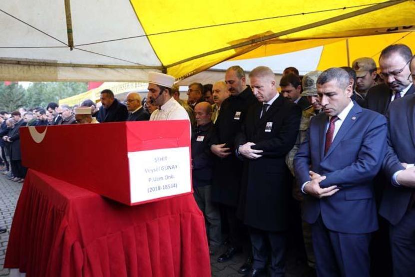 Türkiye şehitlerini uğurluyor
