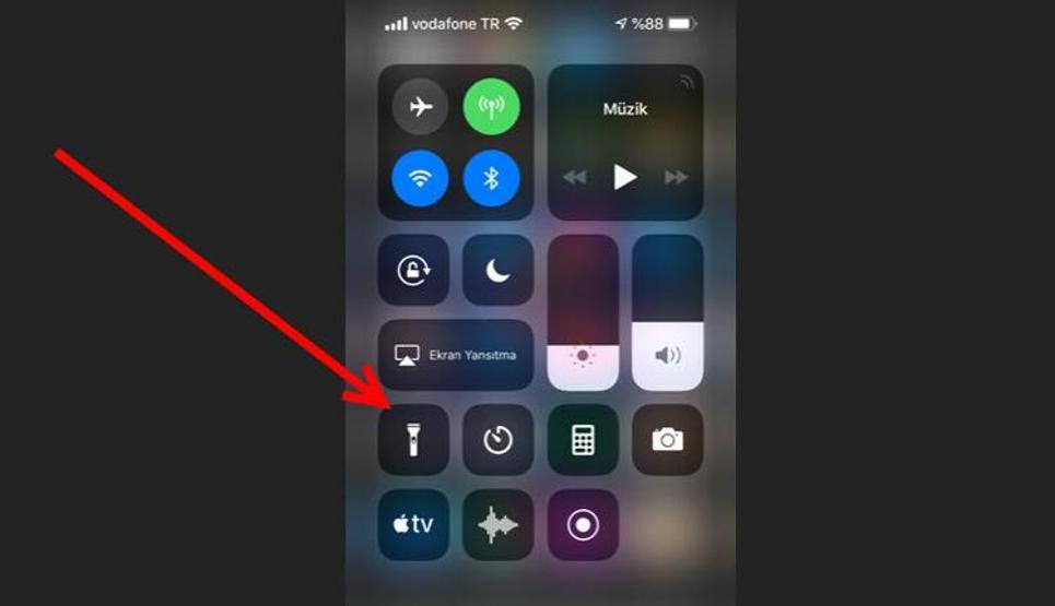 Bilmiyorsanız dikkat Telefonunuzdaki flaş ışığı yandığı anda...