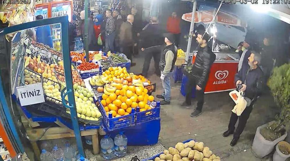 Husumetlisini görünce silahına sarıldı