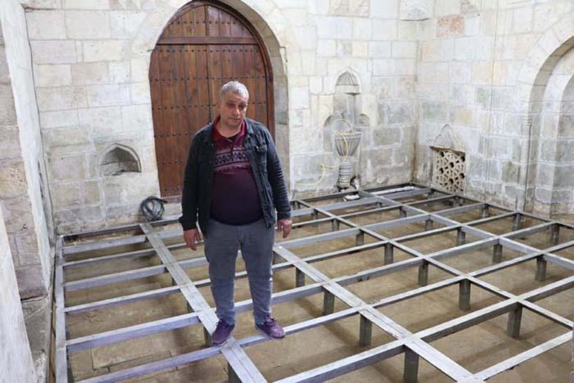 800 yıllık cam ibadete açılıyor