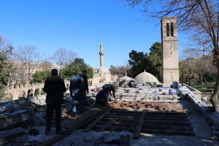 800 yıllık cam ibadete açılıyor