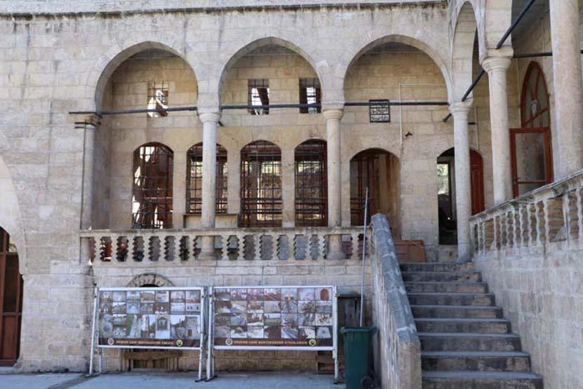 800 yıllık cam ibadete açılıyor