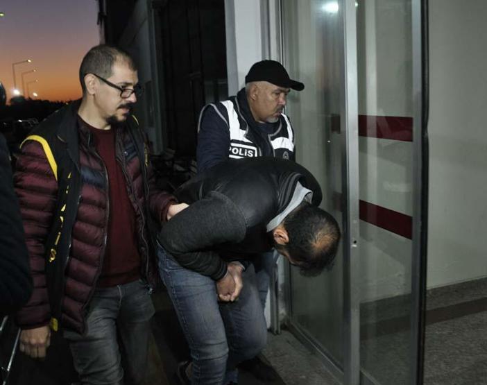 Adanada fuhuş operasyonu: 14 gözaltı