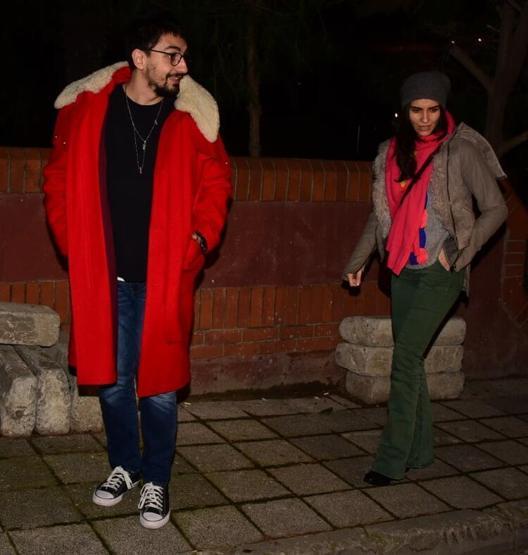 Tuba Büyüküstün ve sevgilisi Umut Evirgen oyuncu arkadaşlarıyla buluştu