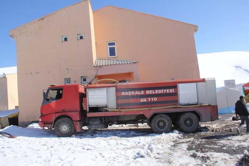 Van depreminin yaraları sarılıyor