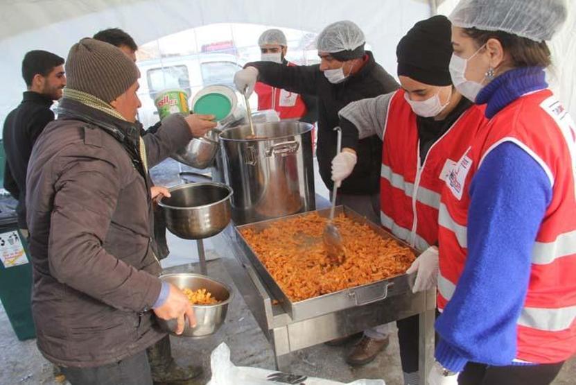 Van depreminin yaraları sarılıyor