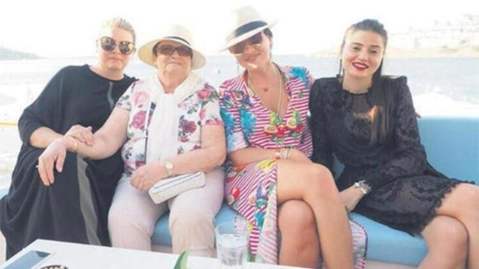 Hadise.comu satışa çıkardı