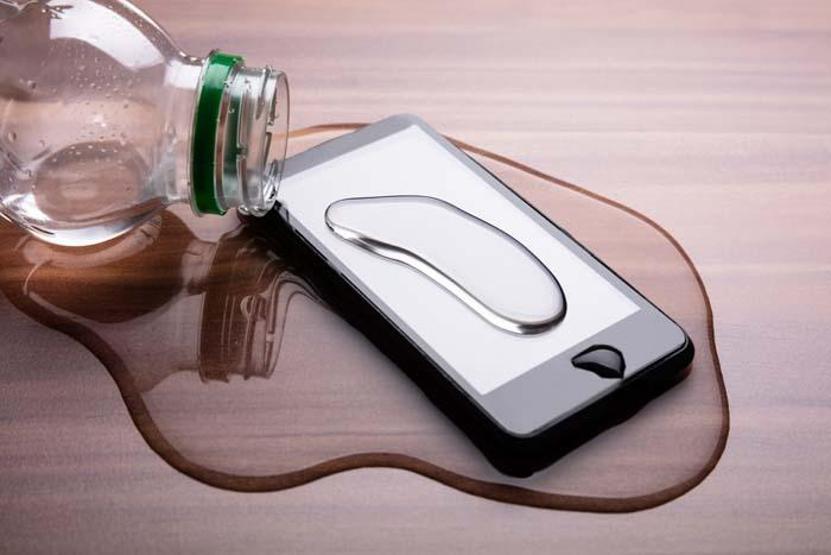 Suya düşen telefonu kurtarmak için... İşte adım adım yapmanız gerekenler